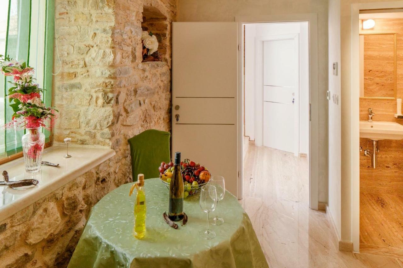 Stone House Luxury Rooms Split Exterior photo