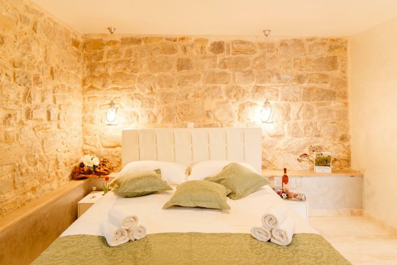 Stone House Luxury Rooms Split Exterior photo
