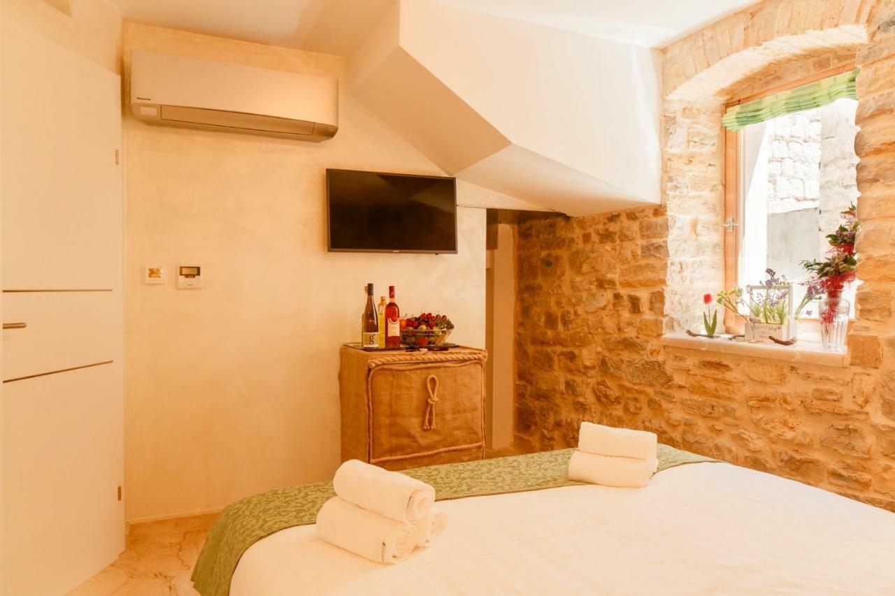 Stone House Luxury Rooms Split Exterior photo